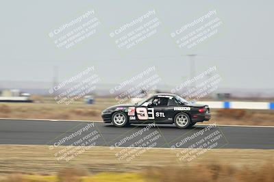 media/Jan-26-2025-CalClub SCCA (Sun) [[cfcea7df88]]/Group 1/Race/